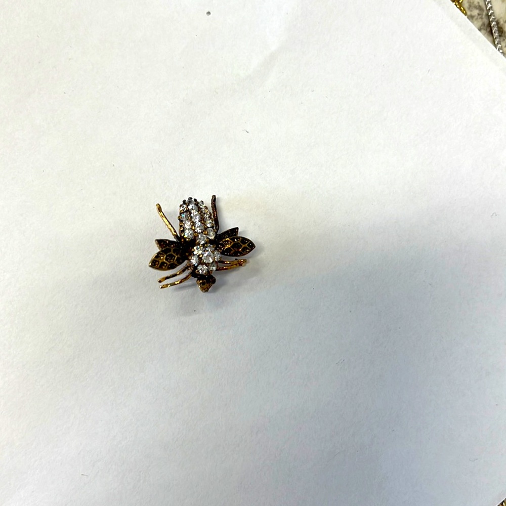 Vintage crystal with bronze pin fly 3/4” L 1”w in excellent condition